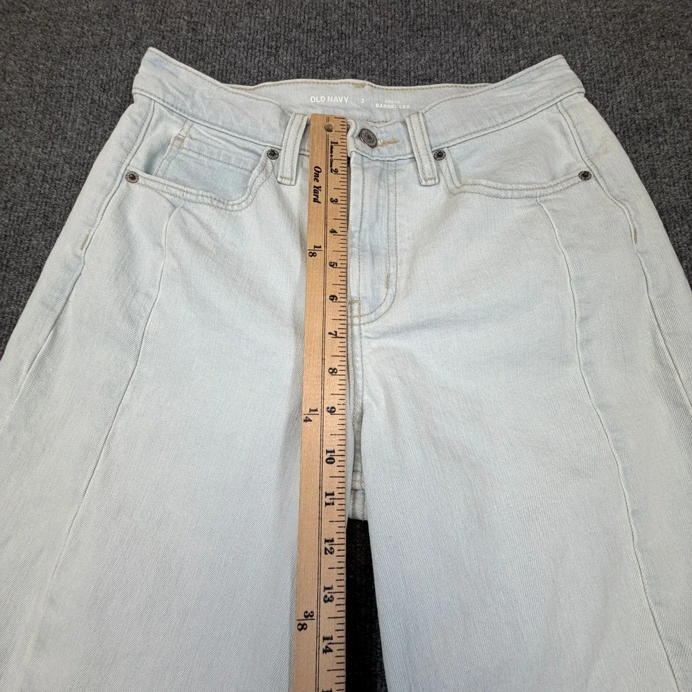 Old Navy High Rise Baggy Barrel Leg Jeans Womens 2 Light‎ Wash Blue Seam Detail